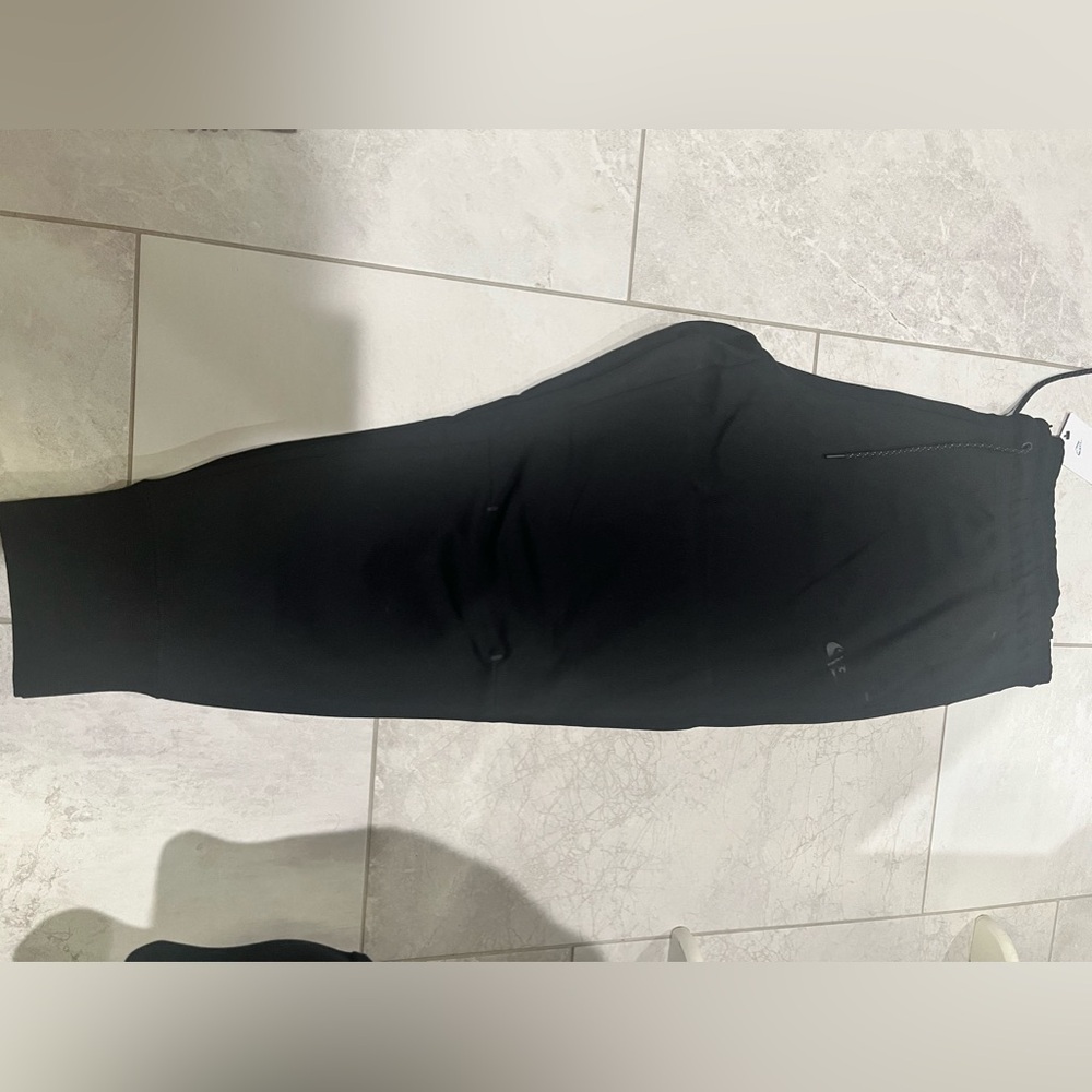 Women’s Nike tech fleece joggers.